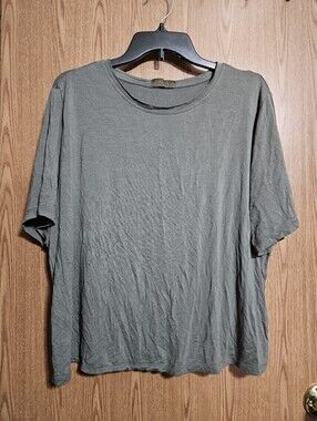 Nuuds Hunter Green Short Sleeve Super Stretchy Tee Size XL!